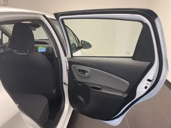 TOYOTA YARIS III - voiture d'occasion - Photo 20