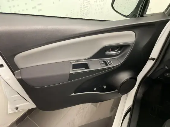 TOYOTA YARIS III - voiture d'occasion - Photo 18