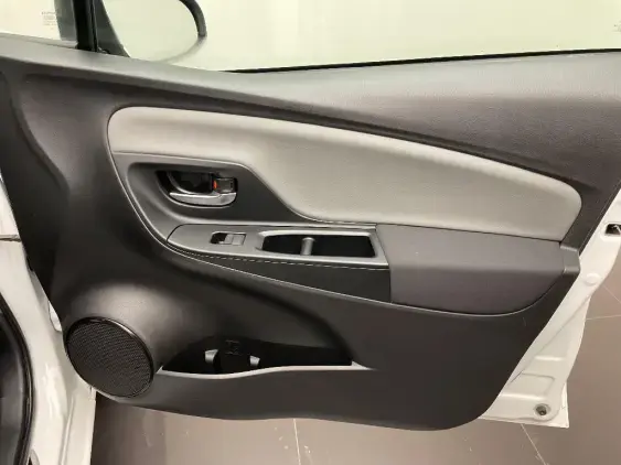 TOYOTA YARIS III - voiture d'occasion - Photo 19