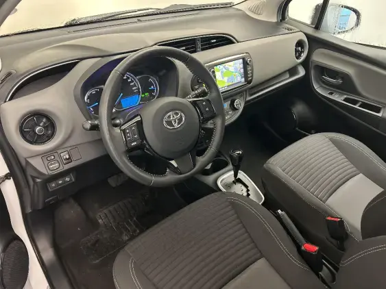 TOYOTA YARIS III - voiture d'occasion - Photo 17