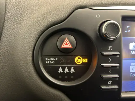 TOYOTA YARIS III - voiture d'occasion - Photo 19