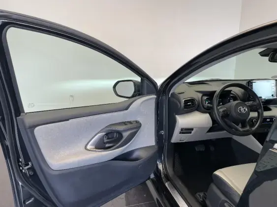 TOYOTA YARIS IV - voiture d'occasion - Photo 19