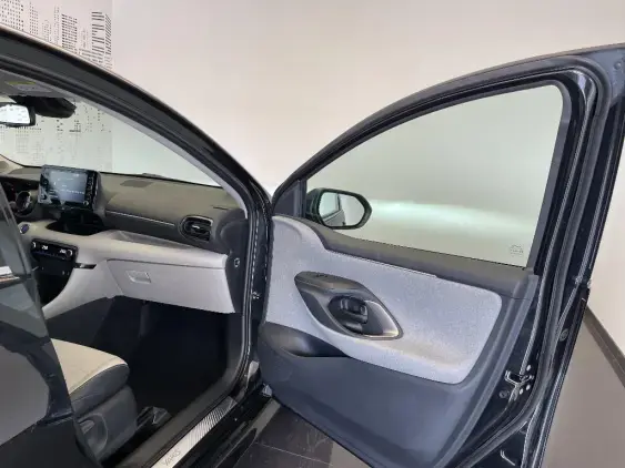 TOYOTA YARIS IV - voiture d'occasion - Photo 20