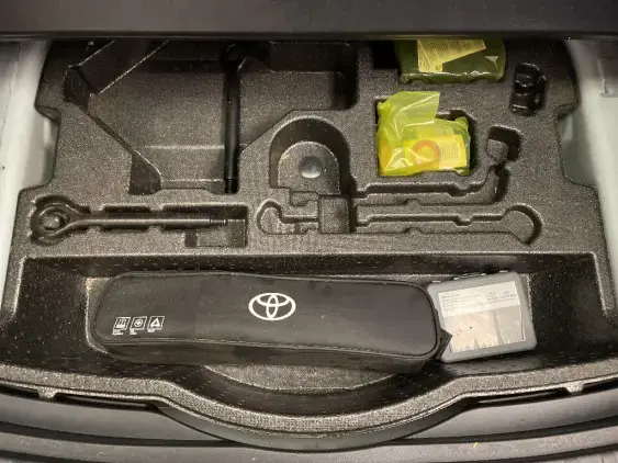 TOYOTA RAV4 V - voiture d'occasion - Photo 17