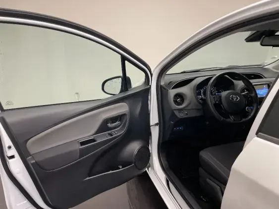 TOYOTA YARIS III - voiture d'occasion - Photo 19