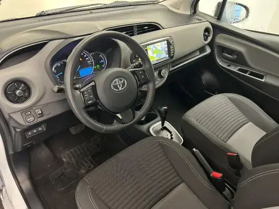 TOYOTA YARIS III - voiture d'occasion - Photo 17