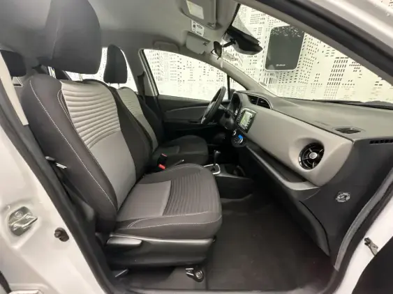 TOYOTA YARIS III - voiture d'occasion - Photo 18