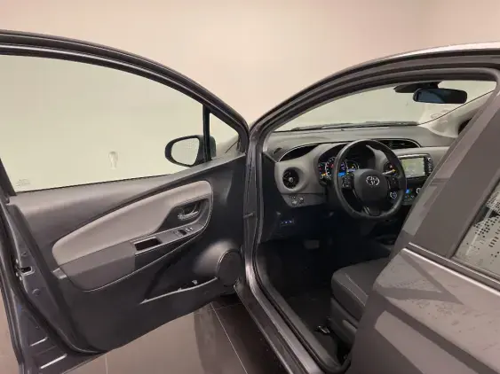 TOYOTA YARIS III - voiture d'occasion - Photo 18