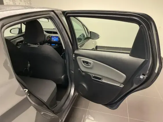 TOYOTA YARIS III - voiture d'occasion - Photo 19