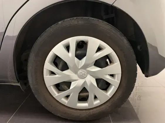 TOYOTA YARIS III - voiture d'occasion - Photo 22