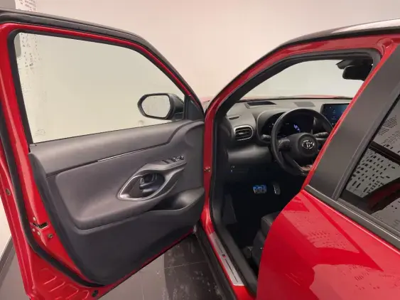 TOYOTA YARIS CROSS I - voiture d'occasion - Photo 19