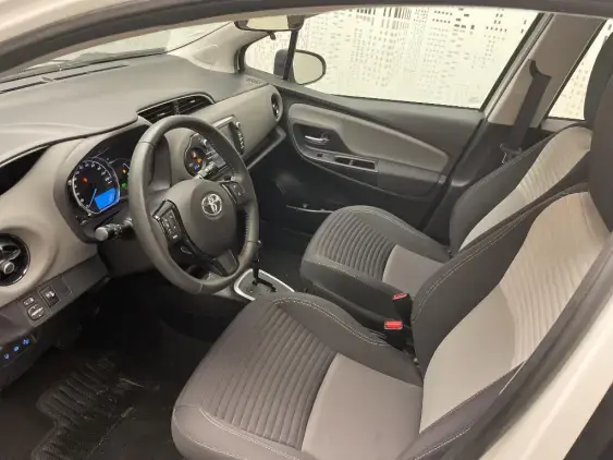 TOYOTA YARIS III - voiture d'occasion - Photo 18