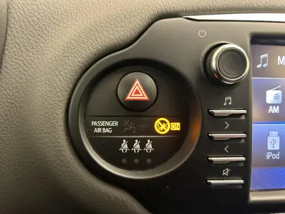 TOYOTA YARIS III - voiture d'occasion - Photo 19