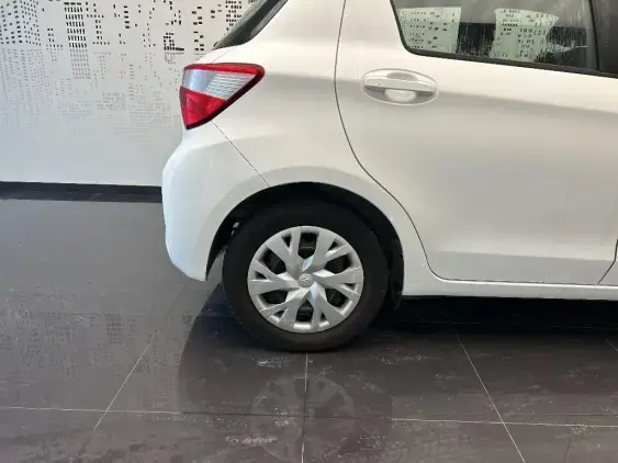 TOYOTA YARIS III - voiture d'occasion - Photo 24