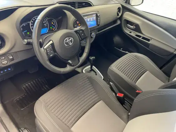 TOYOTA YARIS III - voiture d'occasion - Photo 18