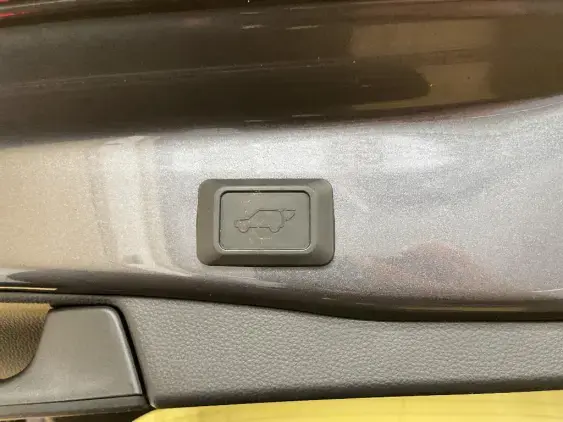 TOYOTA RAV4 V - voiture d'occasion - Photo 20