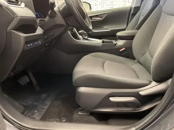 TOYOTA RAV4 V - voiture d'occasion - Photo 21