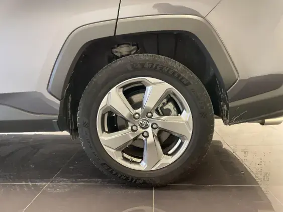 TOYOTA RAV4 V - voiture d'occasion - Photo 24