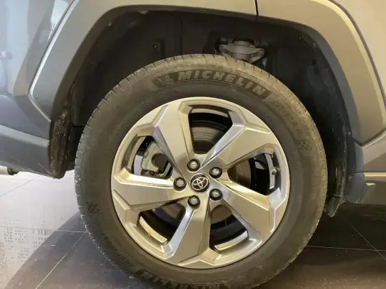 TOYOTA RAV4 V - voiture d'occasion - Photo 25