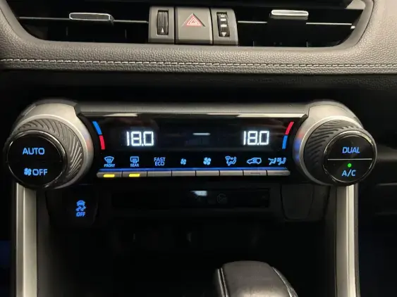 TOYOTA RAV4 V - voiture d'occasion - Photo 19