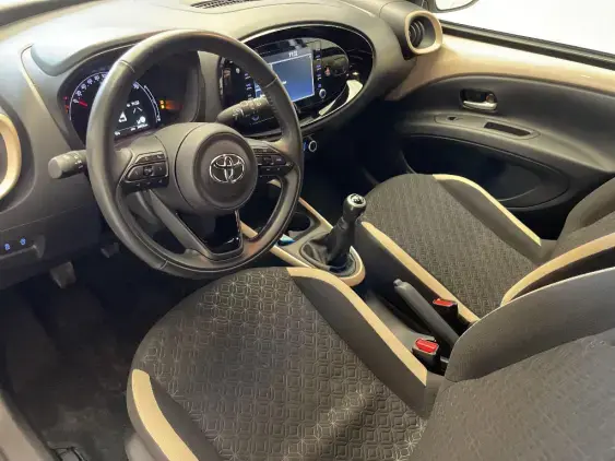 TOYOTA AYGO X - voiture d'occasion - Photo 18