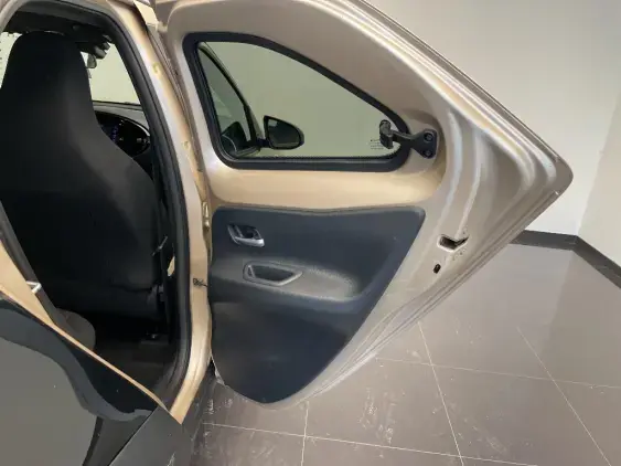 TOYOTA AYGO X - voiture d'occasion - Photo 19