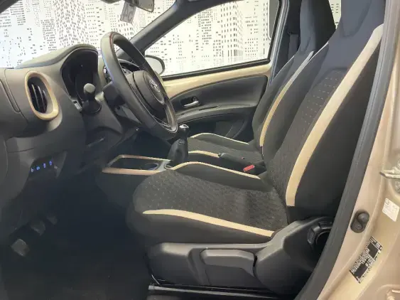 TOYOTA AYGO X - voiture d'occasion - Photo 20