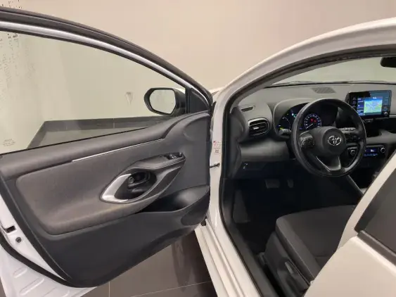 TOYOTA YARIS IV - voiture d'occasion - Photo 19