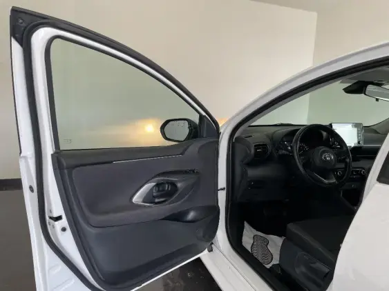 TOYOTA YARIS IV - voiture d'occasion - Photo 19