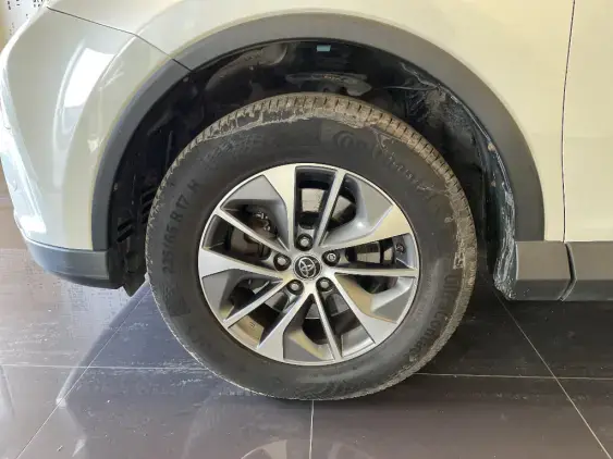 TOYOTA RAV4 IV - voiture d'occasion - Photo 21