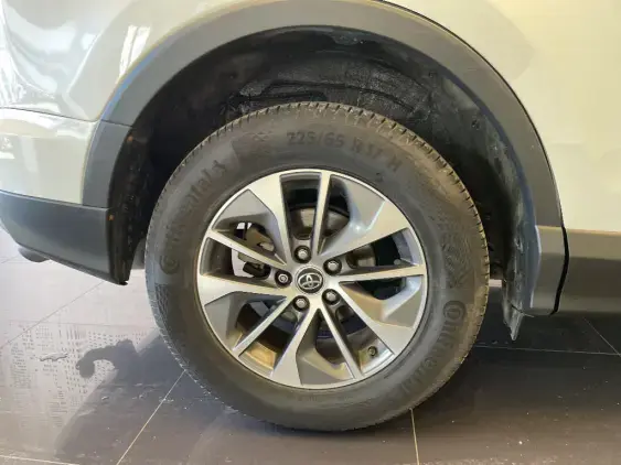 TOYOTA RAV4 IV - voiture d'occasion - Photo 23