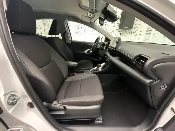 TOYOTA YARIS IV - voiture d'occasion - Photo 18