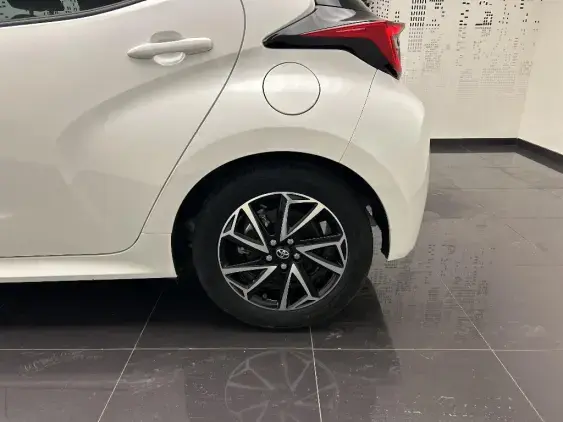 TOYOTA YARIS IV - voiture d'occasion - Photo 22
