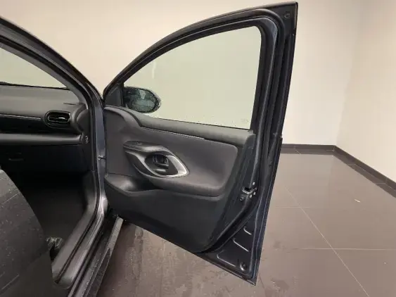 TOYOTA YARIS IV - voiture d'occasion - Photo 19