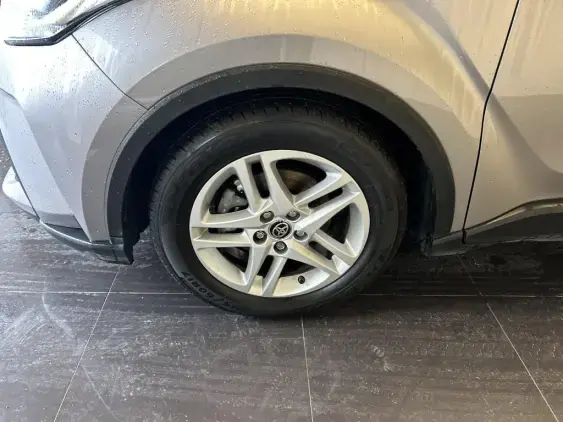 TOYOTA C-HR - voiture d'occasion - Photo 22