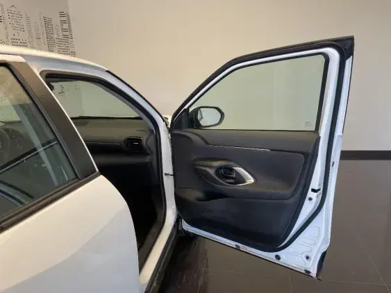 TOYOTA YARIS CROSS I - voiture d'occasion - Photo 19