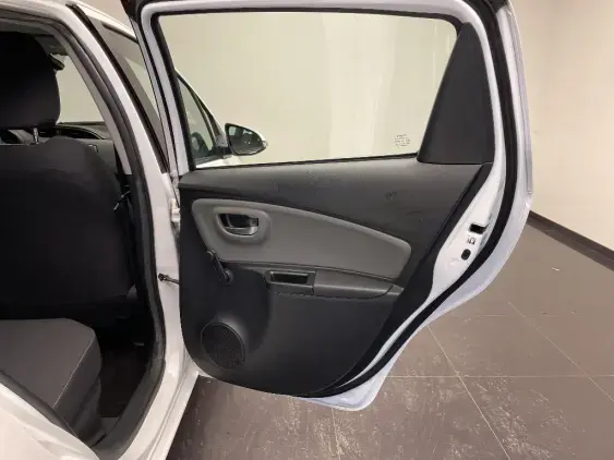 TOYOTA YARIS III - voiture d'occasion - Photo 18