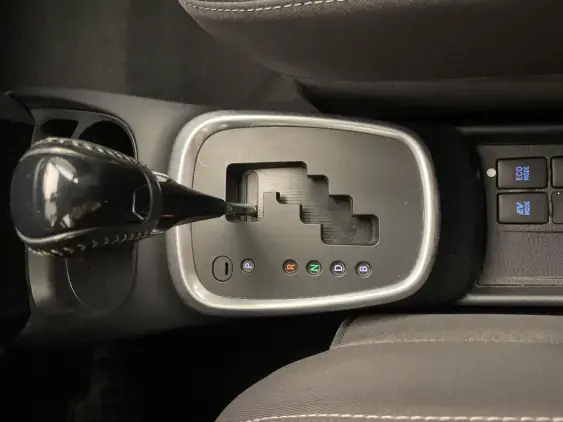 TOYOTA YARIS III - voiture d'occasion - Photo 19