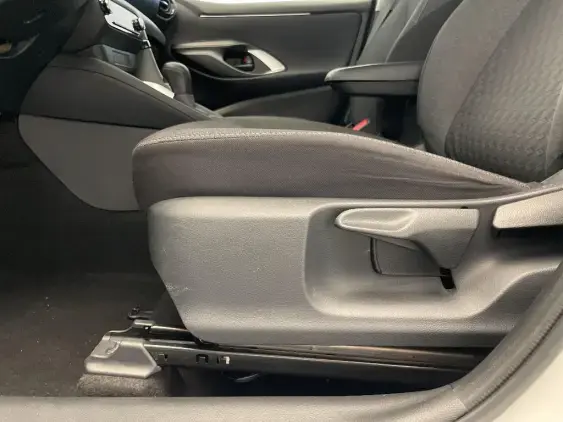TOYOTA YARIS IV - voiture d'occasion - Photo 18