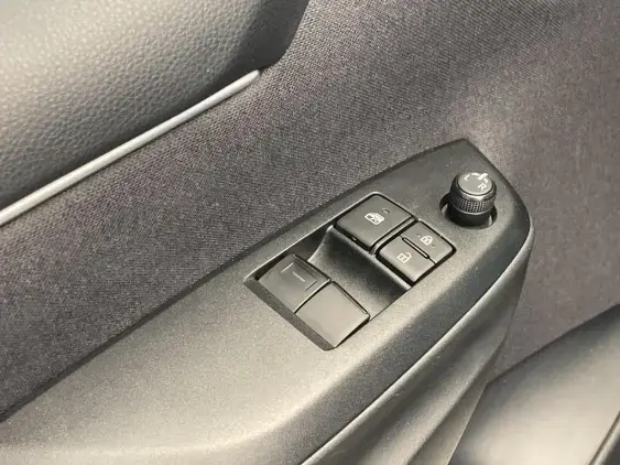 TOYOTA YARIS IV - voiture d'occasion - Photo 19