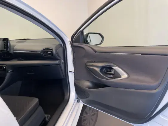TOYOTA YARIS IV - voiture d'occasion - Photo 20
