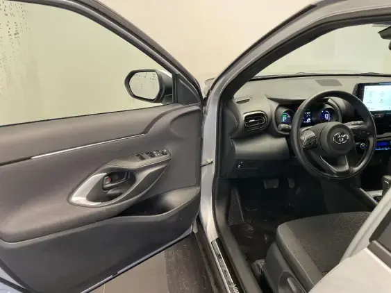 TOYOTA YARIS CROSS I - voiture d'occasion - Photo 19