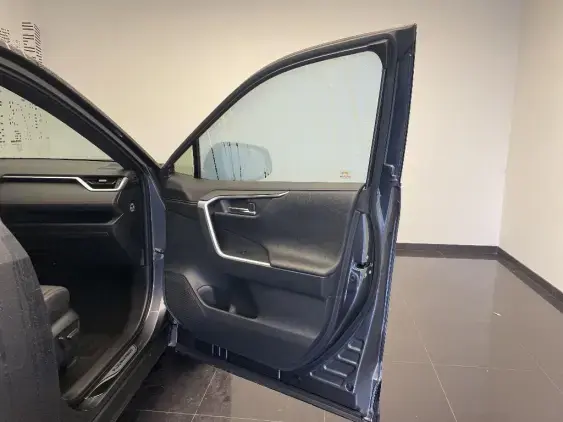 TOYOTA RAV4 V - voiture d'occasion - Photo 18