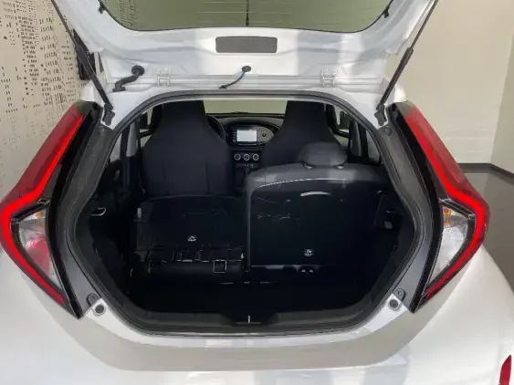 TOYOTA AYGO X - voiture d'occasion - Photo 16