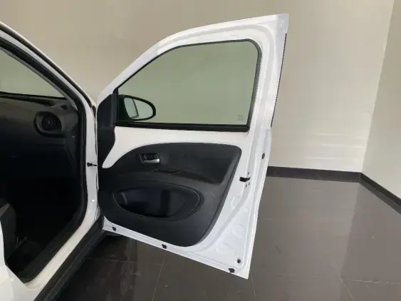 TOYOTA AYGO X - voiture d'occasion - Photo 19