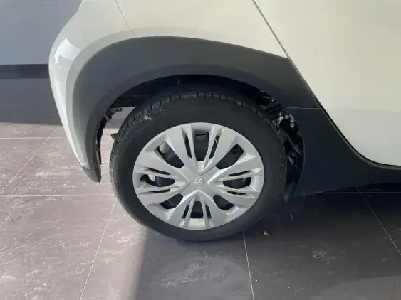 TOYOTA AYGO X - voiture d'occasion - Photo 23