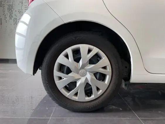 TOYOTA YARIS III - voiture d'occasion - Photo 25