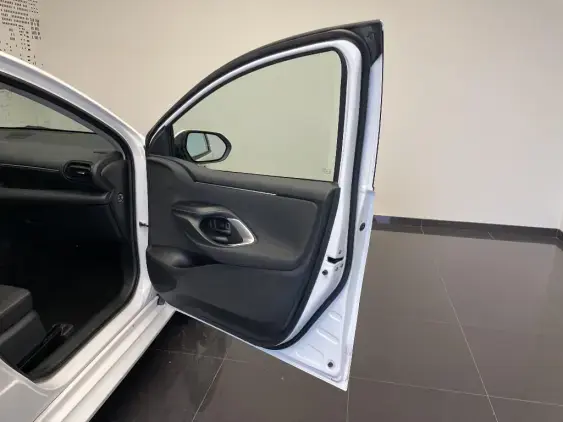 TOYOTA YARIS IV - voiture d'occasion - Photo 19