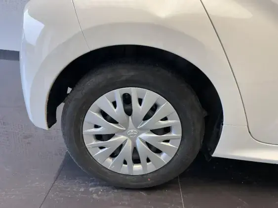 TOYOTA YARIS IV - voiture d'occasion - Photo 23