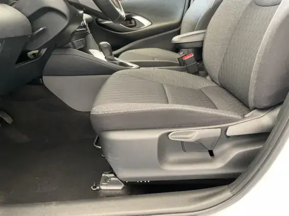 TOYOTA YARIS IV - voiture d'occasion - Photo 21